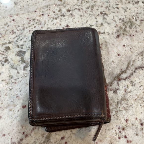 Fossil wallet. Used. Condition is fair. Some wear. - Picture 4 of 5